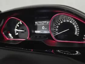 Peugeot 2008 1.2 PureTech GT-Line | Automaat | Panoramadak | Navigatie thumbnail 19