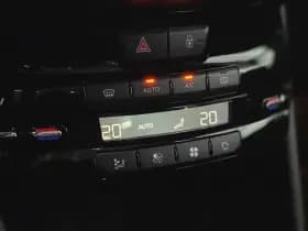 Peugeot 2008 1.2 PureTech GT-Line | Automaat | Panoramadak | Navigatie thumbnail 25