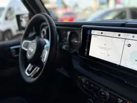 Jeep Wrangler Unlimited 4xe 380 Sahara thumbnail 13