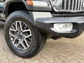 Jeep Wrangler Unlimited 4xe 380 Sahara thumbnail 23