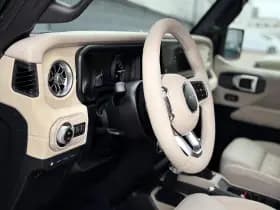 Jeep Wrangler Unlimited 4xe 380 Sahara | BRUTE Active Suspension System | Individual Kleur | Apple-Android thumbnail 15