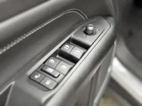 Jeep Compass Night Eagle Automaat Hybrid Demo | Apple-Android | Stoelverwarming | Dealeronderhouden thumbnail 17