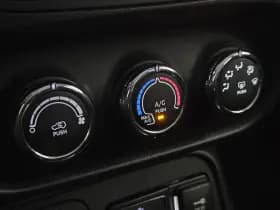 Jeep Renegade 1.4 MultiAir Longitude | Trekhaak | Cruise Control | Bluetooth thumbnail 24