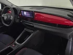 Fiat 600e RED 54 kWh | Apple-Android | Cruise Control | Parkeersensoren thumbnail 13