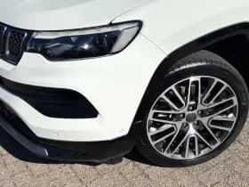 Jeep Compass 4xe 240 Plug-in Hybrid Electric Summit | Safety Pack | Premium Pack | Winter Pack | thumbnail 16