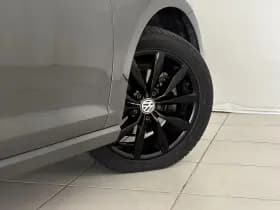 Volkswagen Golf 1.5 TSI Highline Business R | Schuif-Kanteldak | Apple-Android | Parkeercamera thumbnail 16