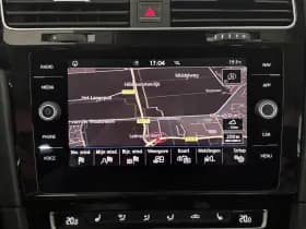 Volkswagen Golf 1.5 TSI Highline Business R | Schuif-Kanteldak | Apple-Android | Parkeercamera thumbnail 20