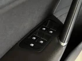 Volkswagen Golf 1.5 TSI Highline Business R | Schuif-Kanteldak | Apple-Android | Parkeercamera thumbnail 24