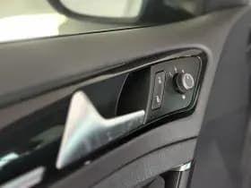 Volkswagen Golf 1.5 TSI Highline Business R | Schuif-Kanteldak | Apple-Android | Parkeercamera thumbnail 25