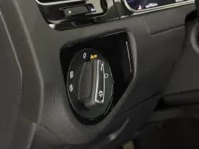 Volkswagen Golf 1.5 TSI Highline Business R | Schuif-Kanteldak | Apple-Android | Parkeercamera thumbnail 26