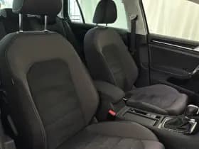 Volkswagen Golf 1.5 TSI Highline Business R | Schuif-Kanteldak | Apple-Android | Parkeercamera thumbnail 6