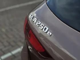 Mercedes-Benz GLA 250 e AMG Line | Schuif-kanteldak | Apple-Android | Navigatie thumbnail 28