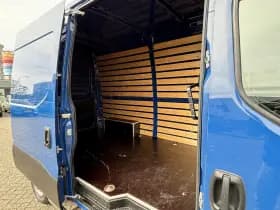 Iveco Daily 35S12V 2.3 352 H2 | 3-zits | Trekhaak | Parkeersensoren thumbnail 28