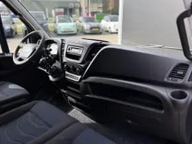 Iveco Daily 35S12V 2.3 352 H2 | 3-zits | Trekhaak | Parkeersensoren thumbnail 4