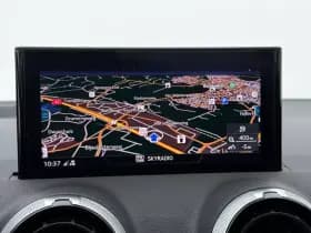 Audi Q2 35 TFSI S-line thumbnail 11