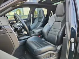 Porsche Cayenne 3.0 E-Hybrid Platinum Edition | ACC | Carplay | Trekhaak | Panorama thumbnail 11