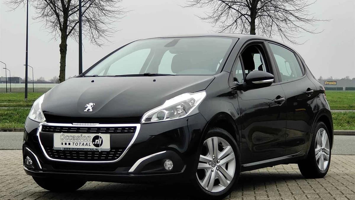 Peugeot 208 1.2 PureTech Signature | Carplay | Navi | Cruise — foto 1