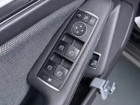 Mercedes-Benz GLA 180 Premium Plus thumbnail 18