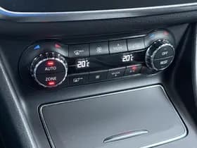 Mercedes-Benz GLA 180 Premium Plus thumbnail 41