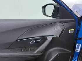 Peugeot E-2008 EV GT Pack 50 kWh thumbnail 15