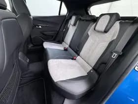 Peugeot E-2008 EV GT Pack 50 kWh thumbnail 20