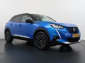 Peugeot E-2008 EV GT Pack 50 kWh thumbnail 3