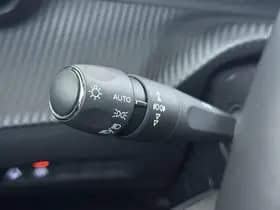 Peugeot E-2008 EV GT Pack 50 kWh thumbnail 24