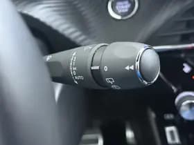 Peugeot E-2008 EV GT Pack 50 kWh thumbnail 26