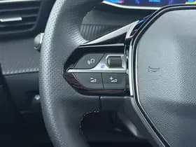 Peugeot E-2008 EV GT Pack 50 kWh thumbnail 27