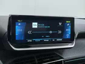 Peugeot E-2008 EV GT Pack 50 kWh thumbnail 30