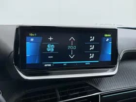 Peugeot E-2008 EV GT Pack 50 kWh thumbnail 31