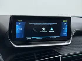 Peugeot E-2008 EV GT Pack 50 kWh thumbnail 34