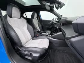 Peugeot E-2008 EV GT Pack 50 kWh thumbnail 40