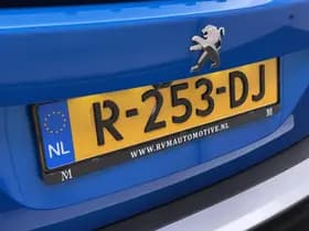 Peugeot E-2008 EV GT Pack 50 kWh thumbnail 10