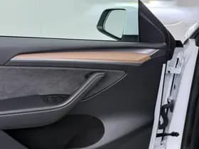 Tesla Model Y Long Range AWD 75 kWh thumbnail 17