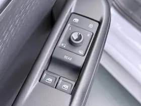 CUPRA Born Essential 62 kWh thumbnail 16