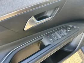 Peugeot 3008 1.6 HYbrid 225 GT thumbnail 23