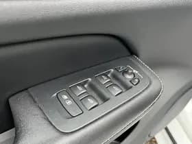 Volvo V60 2.0 T8 Twin Engine AWD R-Design thumbnail 27