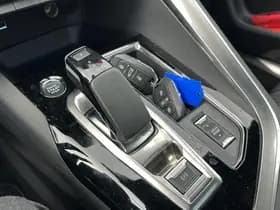 Peugeot 3008 1.6 HYbrid 225 GT Pack Business thumbnail 29