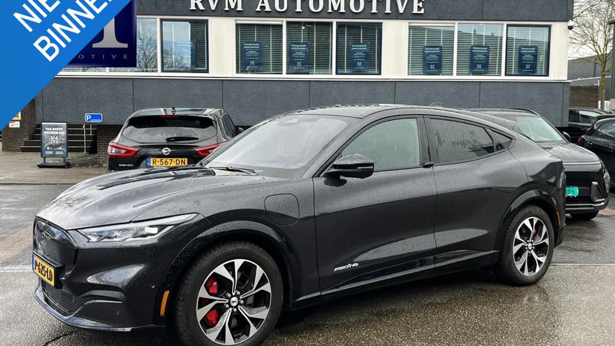 Ford Mustang Mach-E AWD 75 kWh — foto 1