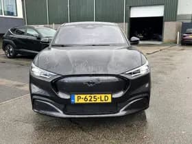 Ford Mustang Mach-E AWD 75 kWh thumbnail 2