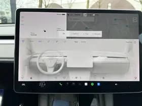 Tesla Model Y Long Range AWD 75 kWh thumbnail 21