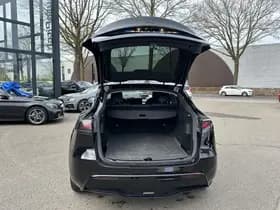 Tesla Model Y Long Range AWD 75 kWh thumbnail 4
