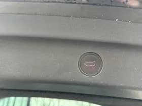 Tesla Model Y Long Range AWD 75 kWh thumbnail 9