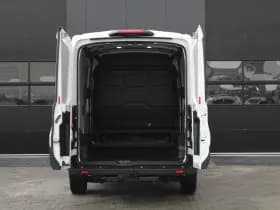 Ford Transit 350 2.0 TDCI L2H2 Trend 130pk - Facelift - 2x Schuifdeur - Adaptive Cruise - Navigatie - Blind Spot - 360 Camera - Stoel - Stuurverwarming - Rijklaar thumbnail 4