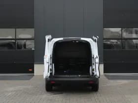 Ford E-Transit Courier Trend 44 kWh 136pk - Stoel/Stuurverwarming - Camera - Cruise - Carplay/Android - Rijklaar thumbnail 8