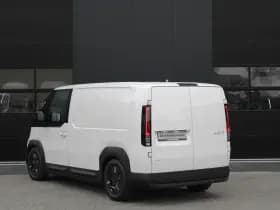 Kia PV5 L2H1 Essential 71.2 kWh 164pk - 416km WLTP - Stoel/Stuurverwarming - Keyless - V2L - Camera - ACC met stuurhulp - Rijklaar thumbnail 8