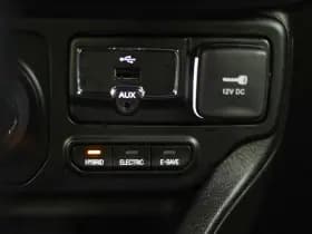 Jeep Renegade 4xe 240 Plug-in Hybrid Electric S thumbnail 12