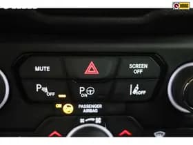 Jeep Renegade 4xe 240 Plug-in Hybrid Electric S thumbnail 16
