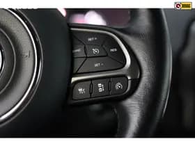 Jeep Renegade 4xe 240 Plug-in Hybrid Electric S thumbnail 8